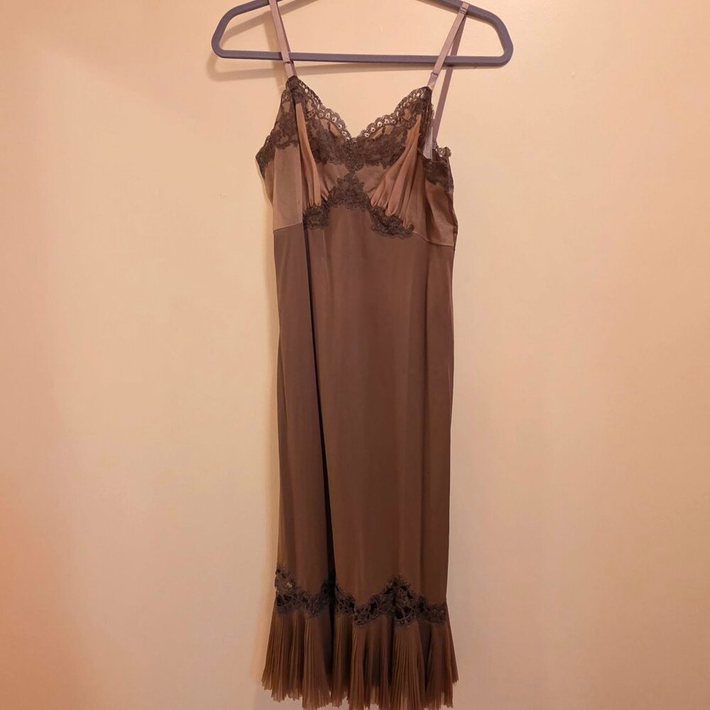 Vanity Fair Nylon & Lace Brown Slip (age wear pictured) 36